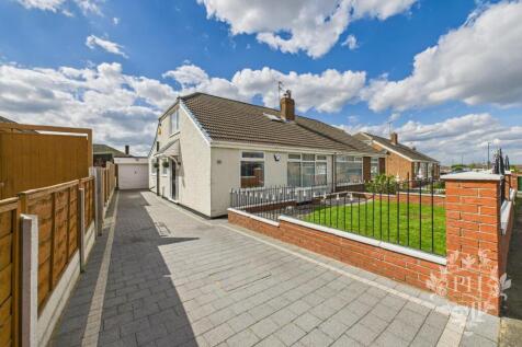 4 bedroom semi-detached bungalow for sale