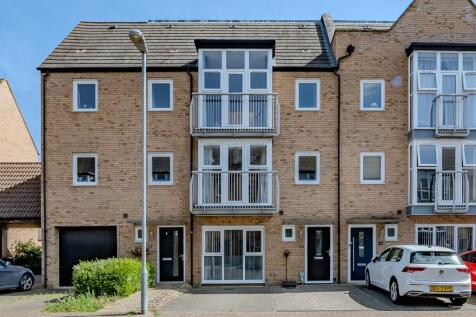 4 bedroom town house for sale