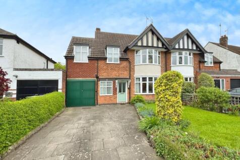 4 bedroom semi-detached house for sale