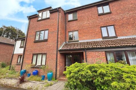 William Tarver Close, Warwick 2 bed apartment for sale