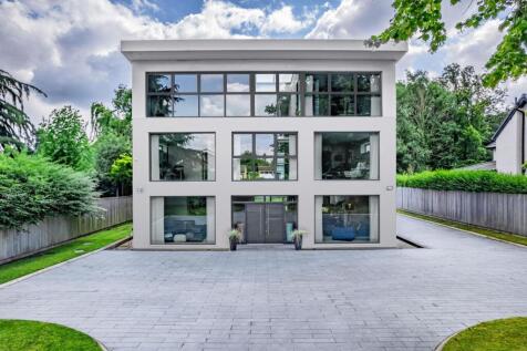 6 bedroom detached house for sale