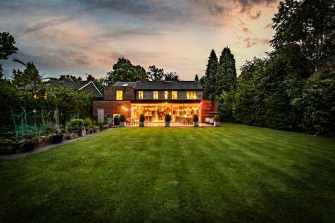 5 bedroom detached house for sale