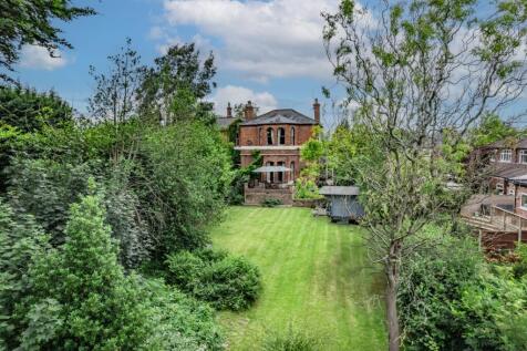 4 bedroom semi-detached house for sale