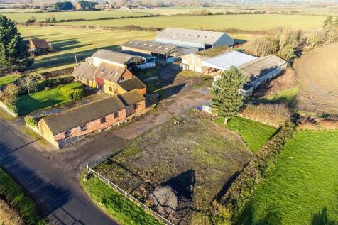 Priory Lane, Broad Marston... 4 bed detached house for sale