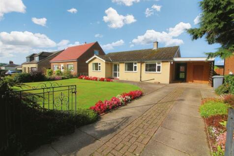 Hallas Road, Kirkburton, HD8 0QQ 3 bed detached bungalow for sale