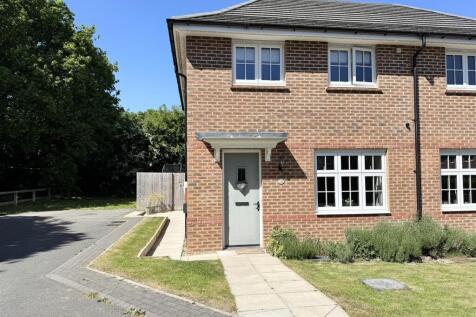 Heritage Court, Scissett, HD8 9WN 3 bed semi