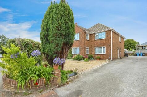 3 bedroom flat for sale
