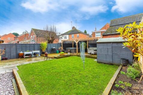 3 bedroom cottage for sale