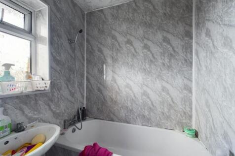 Leam Lane, Gateshead, Tyne And Wear 3 bed end of terrace house for sale