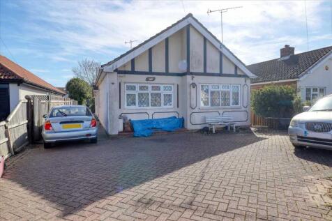 Clacton on Sea CO16 4 bed property with land for sale