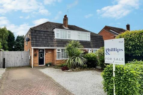 3 bedroom semi-detached house for sale