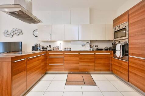 Bromyard House, Acton, London, W3 2 bed flat for sale