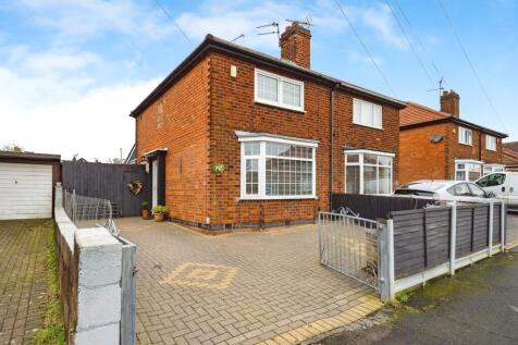 2 bedroom semi-detached house for sale