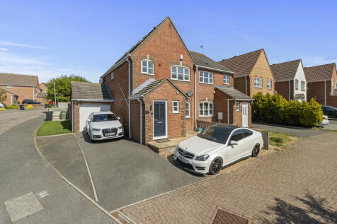 Medina Drive, Pevensey, East Sussex... 4 bed semi