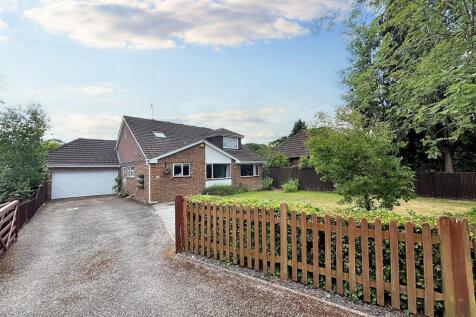 6 bedroom detached bungalow for sale