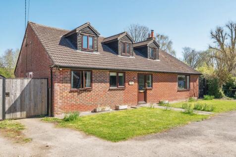 6 bedroom detached house for sale