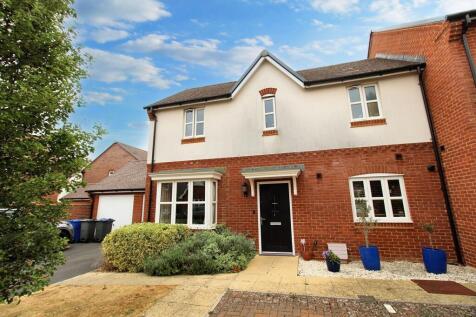 3 bedroom end of terrace house for sale