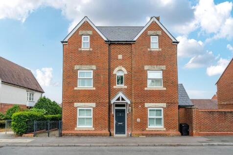 4 bedroom end of terrace house for sale