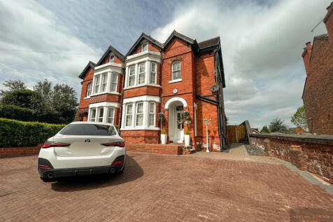 4 bedroom semi-detached house for sale