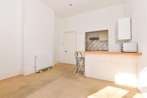 2 bedroom ground floor flat for sale