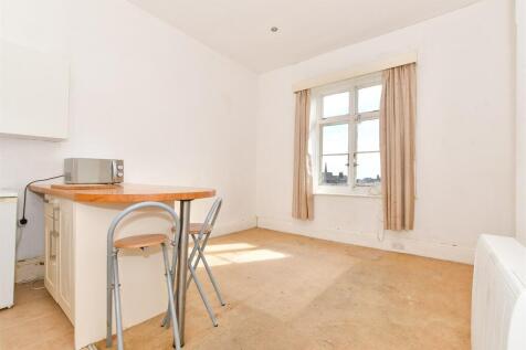 2 bedroom ground floor flat for sale