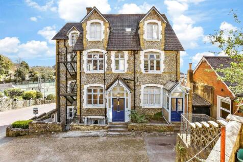 Mitchell Avenue, Ventnor, Isle of Wight 2 bed ground floor flat for sale