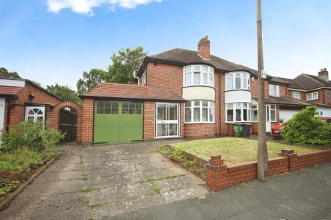 3 bedroom semi-detached house for sale
