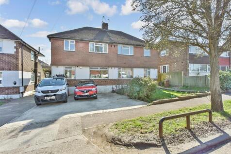 2 bedroom maisonette for sale