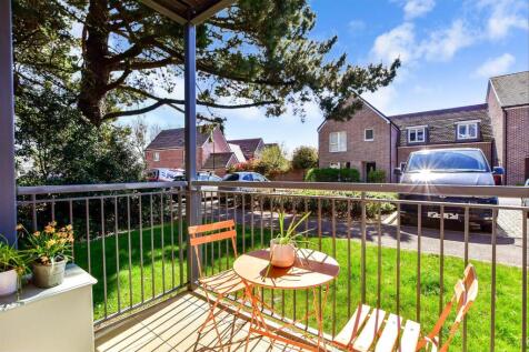2 bedroom ground floor flat for sale