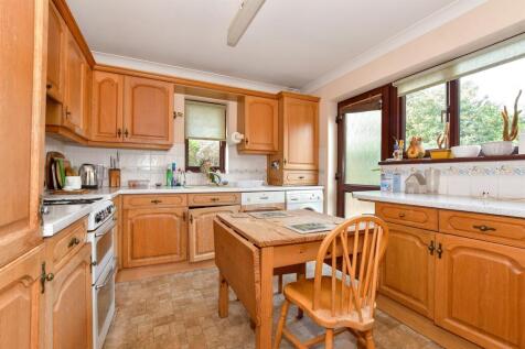 4 bedroom detached bungalow for sale