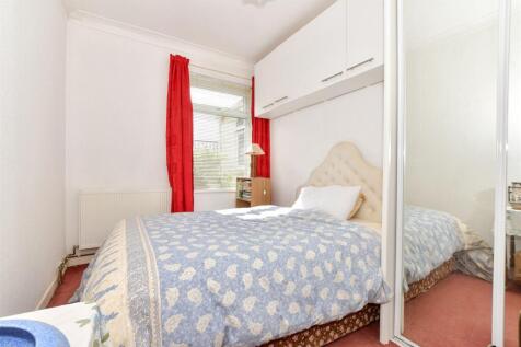 2 bedroom ground floor flat for sale
