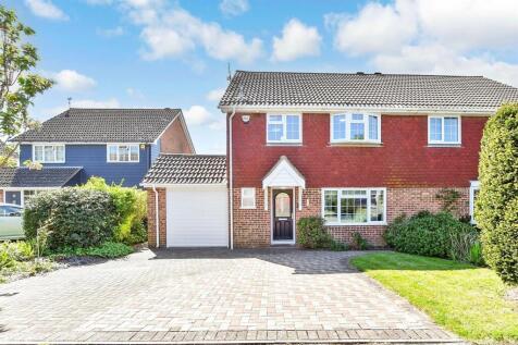 3 bedroom semi-detached house for sale