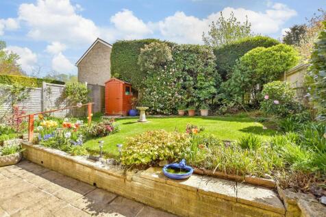3 bedroom link detached house for sale