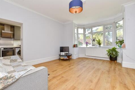 Studio flat for sale