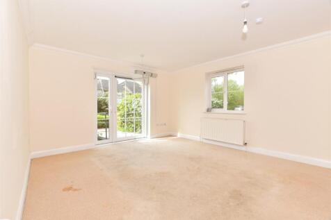 2 bedroom ground floor flat for sale