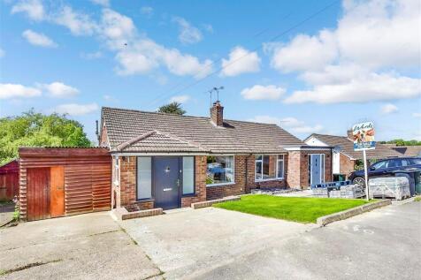 Wayside Avenue, Tenterden TN30 2 bed semi