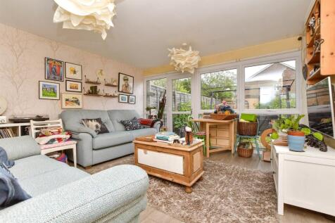 Carshalton Road, Banstead SM7 3 bed semi
