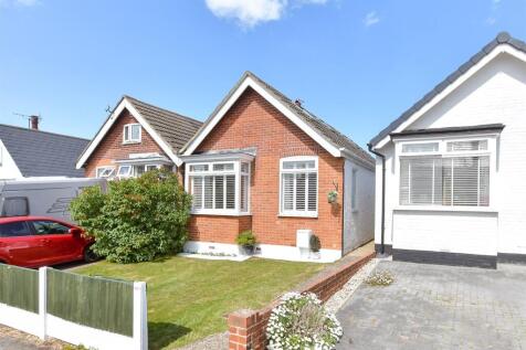2 bedroom semi-detached bungalow for sale