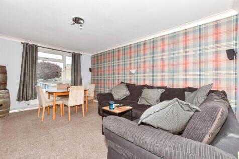 Owen Square, Deal CT14 2 bed flat for sale