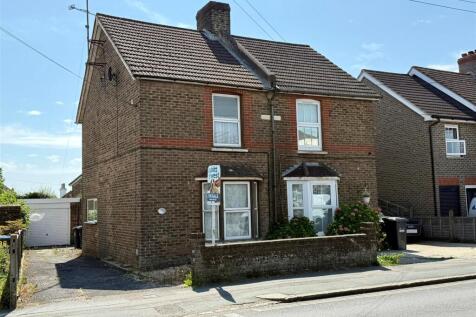 Franklynn Road, Haywards Heath RH16 3 bed semi