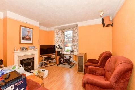 Franklynn Road, Haywards Heath RH16 3 bed semi