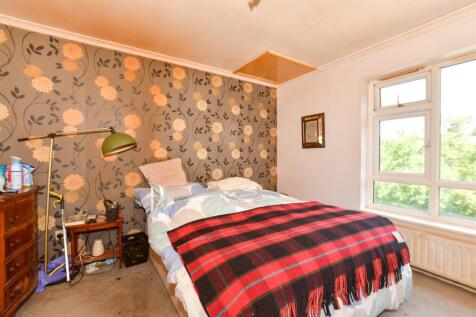 2 bedroom maisonette for sale