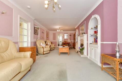 4 bedroom detached bungalow for sale