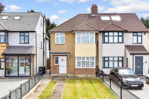 Pick Hill, Waltham Abbey EN9 3 bed semi