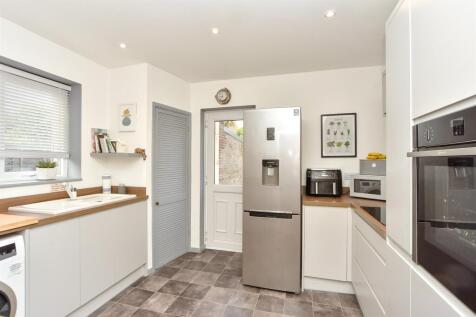 2 bedroom semi-detached bungalow for sale