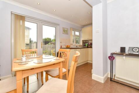 Maybank Avenue, Hornchurch RM12 3 bed terraced house for sale