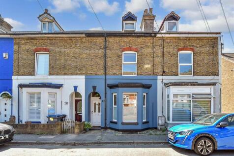 Station Road, Deal CT14 3 bed terraced house for sale