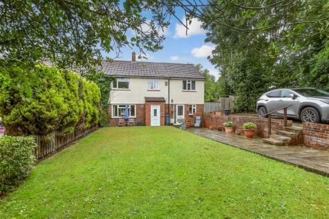 4 bedroom semi-detached house for sale
