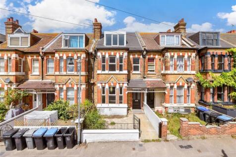 5 bedroom terraced house for sale