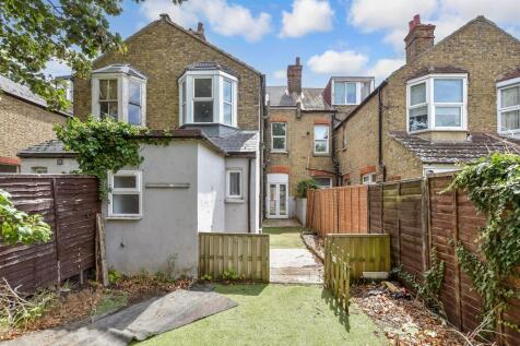 5 bedroom terraced house for sale